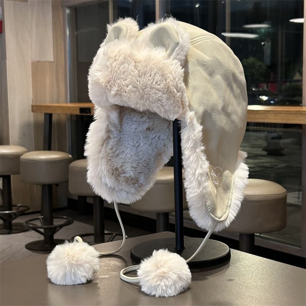 居心地の良いフェイクレザーのクマ耳トラッパーハット、耳当て付 - Trapper Hat Ear Flap のレビューと価格